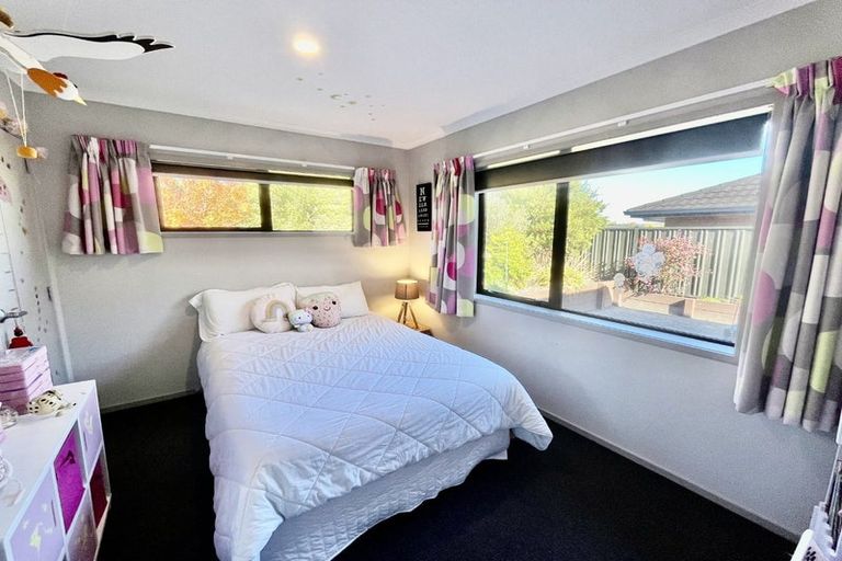 Photo of property in 3 Diamond Grove, Brown Owl, Upper Hutt, 5018