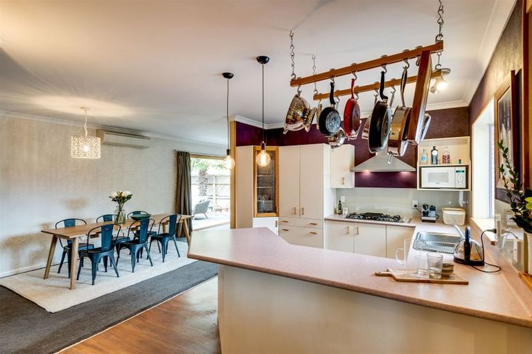 Photo of property in 2/100 Avondale Road, Taradale, Napier, 4112