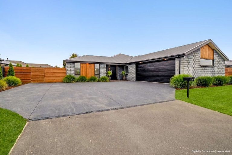 Photo of property in 10 Lewis Crescent, Rolleston, 7614