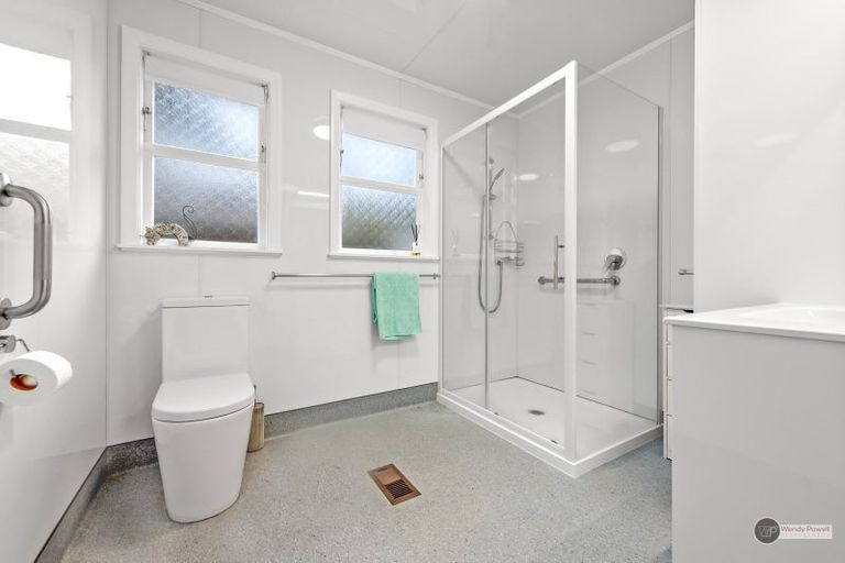 Photo of property in 37 Dalton Grove, Stokes Valley, Lower Hutt, 5019