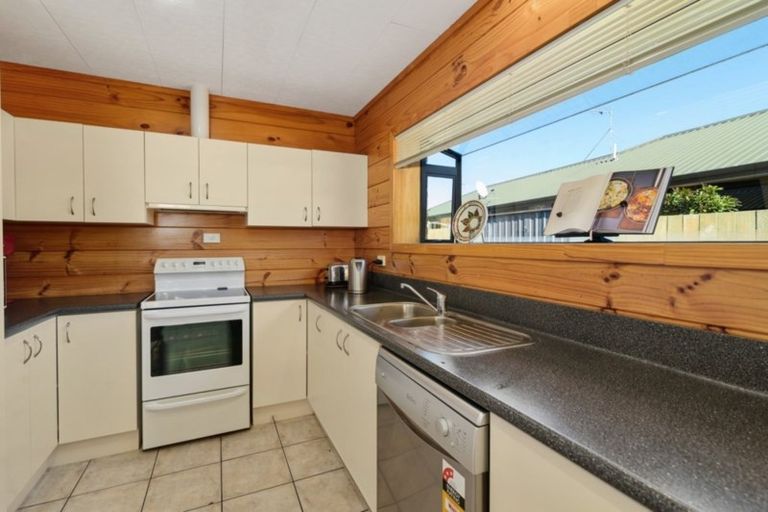 Photo of property in 10 Heaphy Place, Pukehangi, Rotorua, 3015