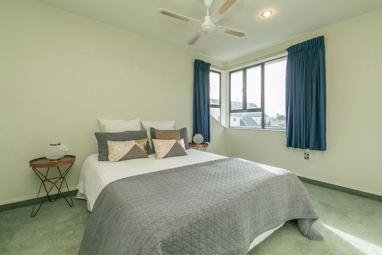 Photo of property in 3 Thicket Close, Redwood, Christchurch, 8051