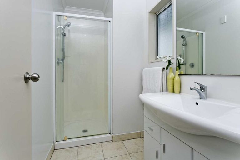 Photo of property in 1/61 The Avenue, Albany, Auckland, 0632