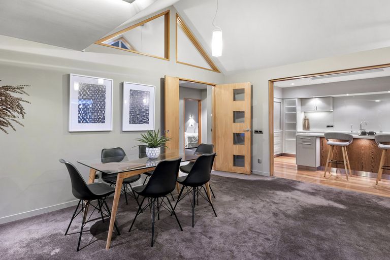 Photo of property in 17 Cornwall Street, Vauxhall, Dunedin, 9013