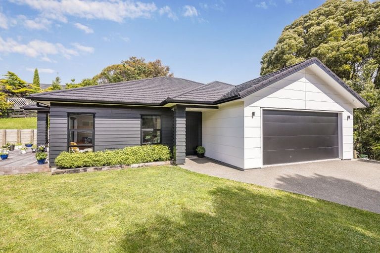 Photo of property in 3 Stoneleigh Grove, Paraparaumu, 5032