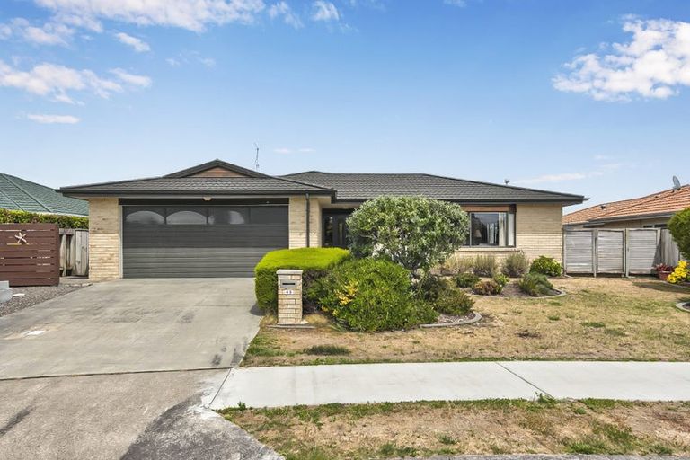 Photo of property in 44 Hadleigh Court, Paraparaumu, 5032