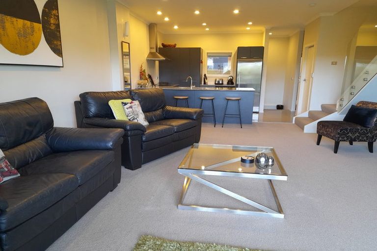 Photo of property in The Strand, 3/16 Ronald Street, Strandon, New Plymouth, 4312