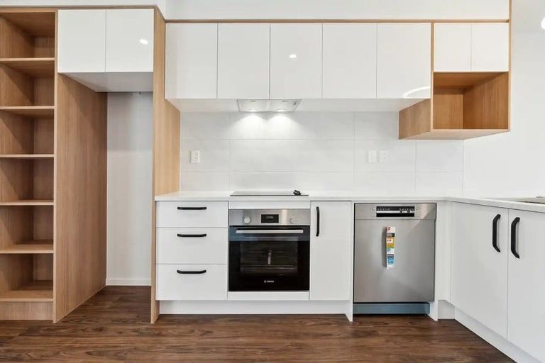 Photo of property in 56 Ramwall Place, Weymouth, Auckland, 2103