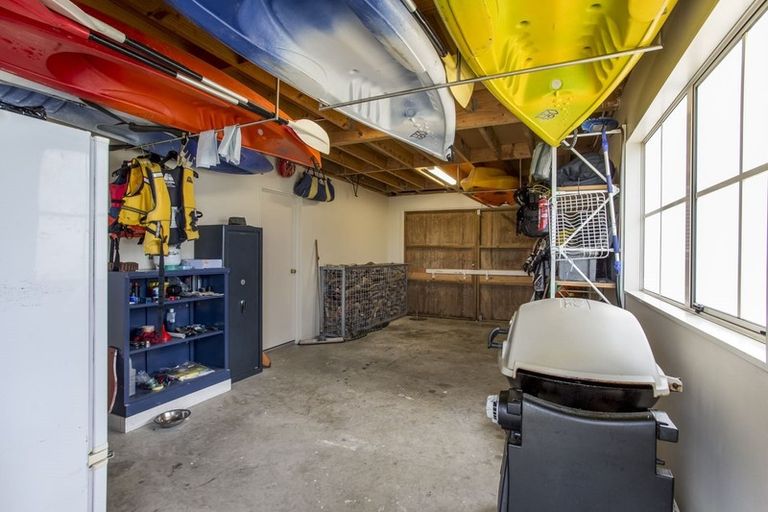 Photo of property in 708 Wilson Road, South Head, Helensville, 0874