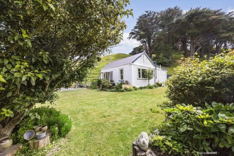 Photo of property in 18 Boom Rock Road, Ohariu, Wellington, 6037