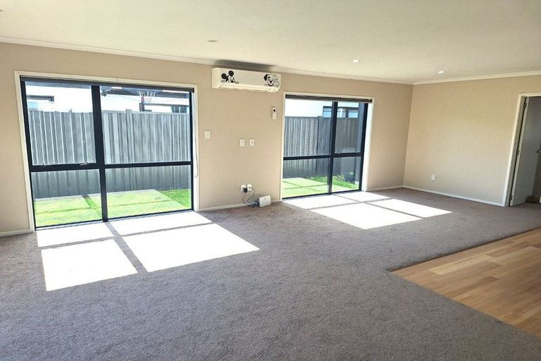 Photo of property in 40 Te Kaeaea Crescent, Wallaceville, Upper Hutt, 5018