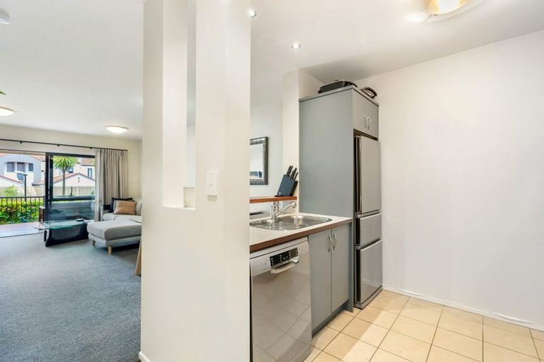 Photo of property in 3/21 Armoy Drive, East Tamaki, Auckland, 2016