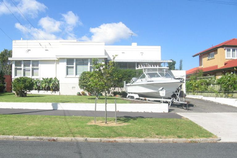 Photo of property in 7 Carnarvon Avenue, Glendowie, Auckland, 1071