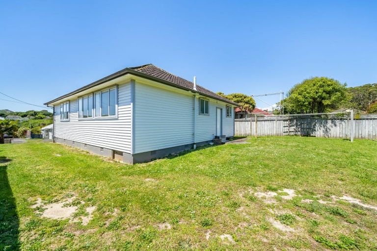 Photo of property in 6 Mexted Crescent, Ranui, Porirua, 5024