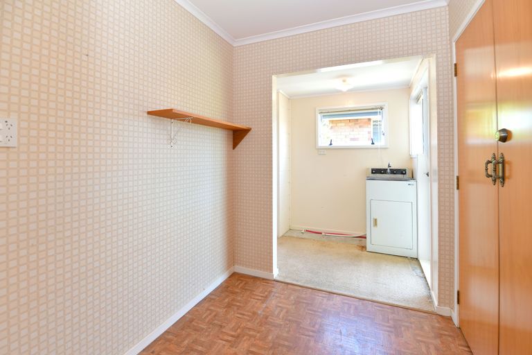 Photo of property in 32b Edward Avenue, Orewa, 0931