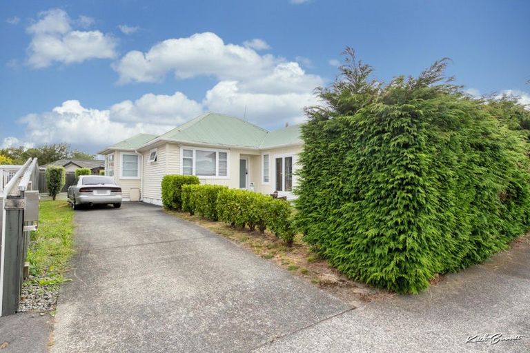 Photo of property in 18 Ebdentown Street, Ebdentown, Upper Hutt, 5018