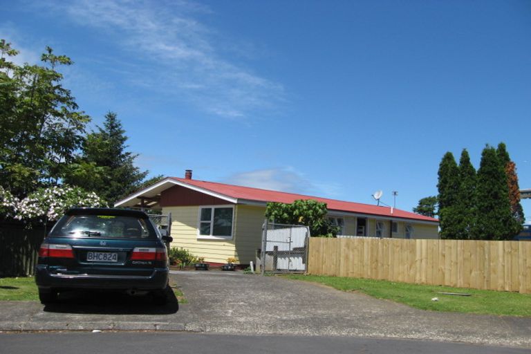 Photo of property in 8 Lawford Place, Mangere, Auckland, 2022