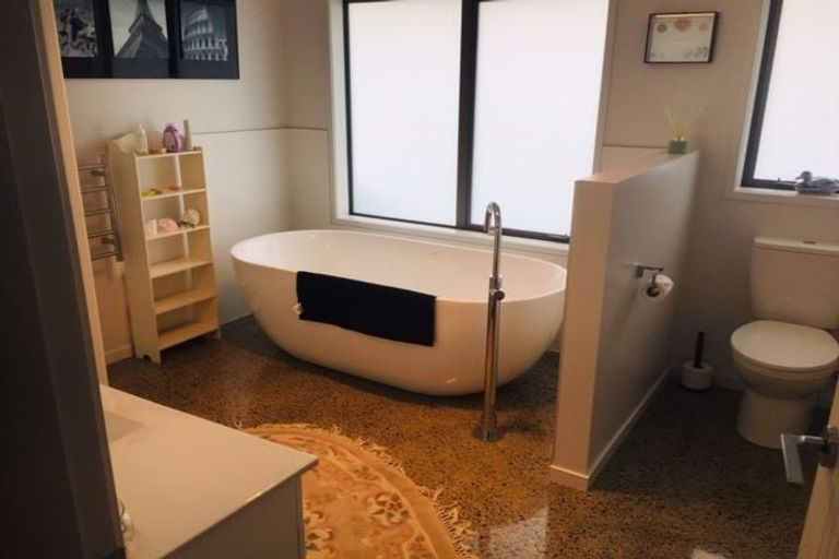 Photo of property in 68e Jack Boyd Drive, Mangawhai Heads, Kaiwaka, 0573