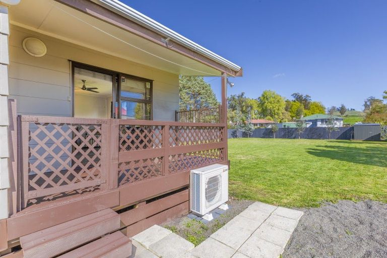 Photo of property in 28 Watts Street, Waipawa, 4210