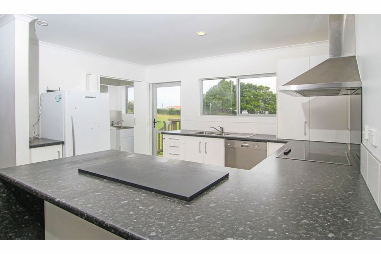 Photo of property in 5 Lori Lane, Coopers Beach, 0420