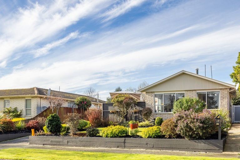 Photo of property in 24 Jenkins Avenue, Redwood, Christchurch, 8051