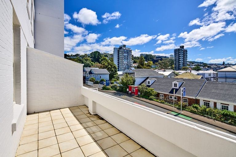 Photo of property in Blythswood Flats, 8/3 Aro Street, Aro Valley, Wellington, 6021