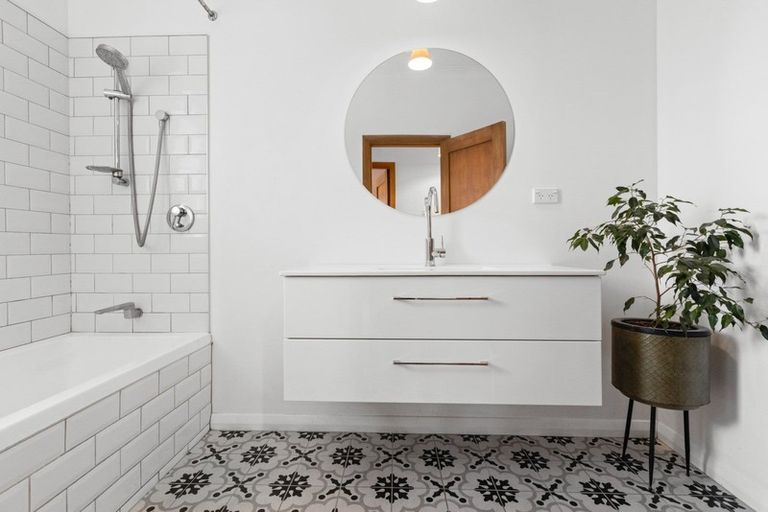 Photo of property in 46 Douglas Mclean Avenue, Marewa, Napier, 4110