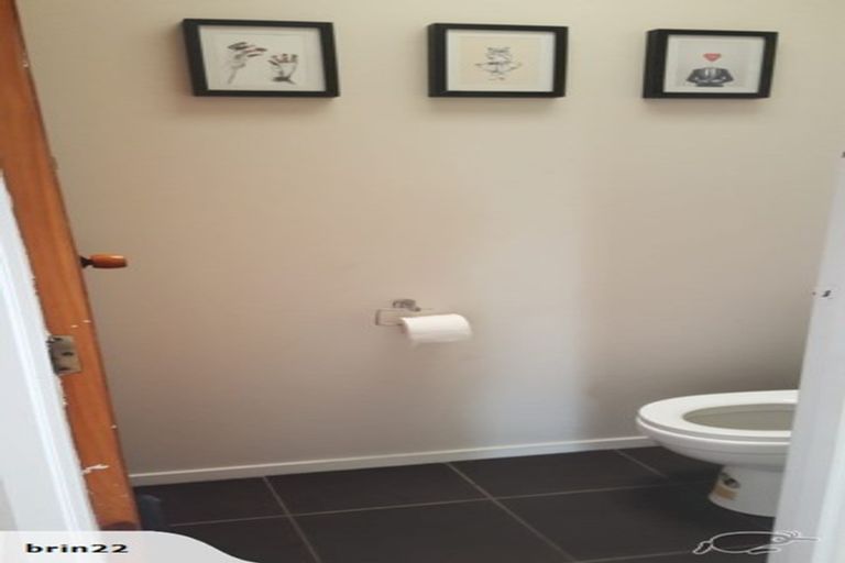 Photo of property in 2/38 Kirrie Avenue, Te Atatu South, Auckland, 0610