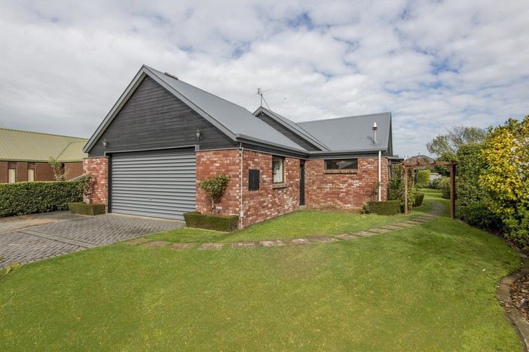 Photo of property in 18 Colchester Place, Templeton, Christchurch, 8042