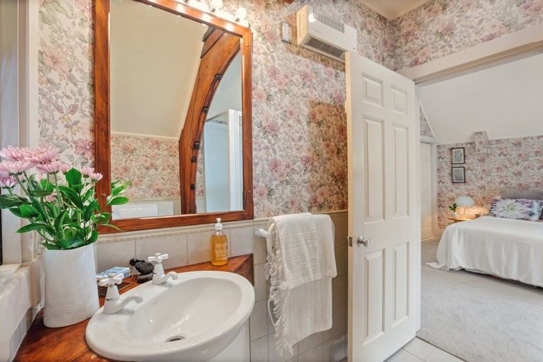 Photo of property in Whitmore Apartments, 1a/7 Stout Street, Wellington Central, Wellington, 6011