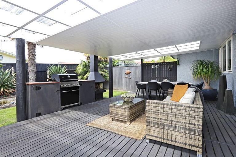 Photo of property in 21 Rakau Street, Havelock North, 4130