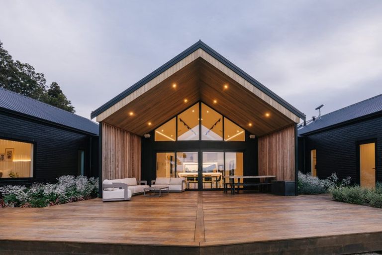 Photo of property in 16 Crown Lane, Rongotea, Palmerston North, 4473