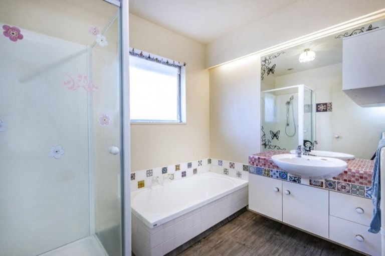 Photo of property in 54 Bourne Crescent, Papanui, Christchurch, 8053