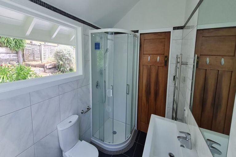 Photo of property in 120 Inglis Street, Seatoun, Wellington, 6022