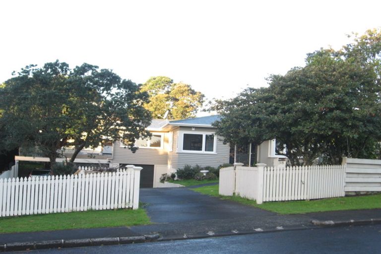 Photo of property in 13d Collie Street, Hillpark, Auckland, 2102