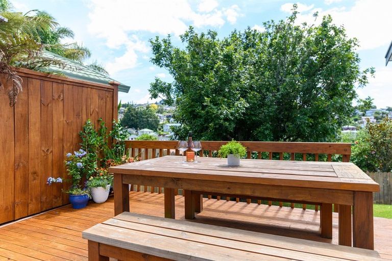 Photo of property in 2/72 Archers Road, Glenfield, Auckland, 0629