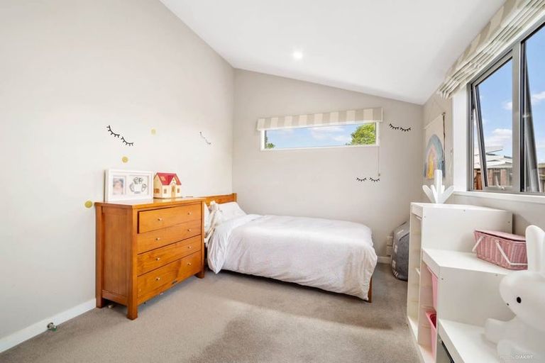 Photo of property in 2/293 Albany Highway, Rosedale, Auckland, 0632