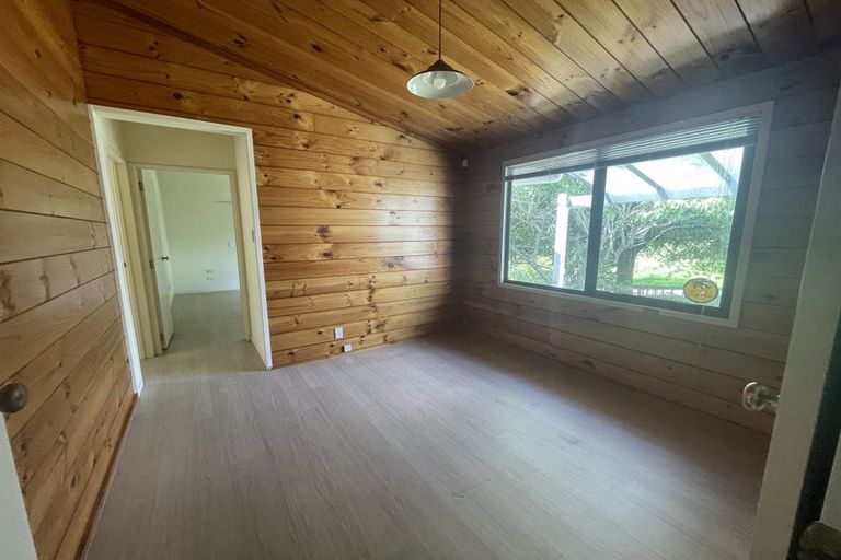 Photo of property in 37 Pitt Road, Runciman, Drury, 2578