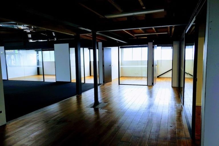 Photo of property in 25a Great South Road, Papakura, 2110