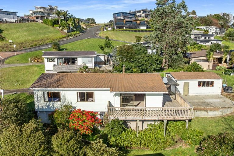 Photo of property in 217 Tirohanga Drive, Whangamata, 3620