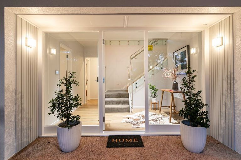 Photo of property in 4 Kerrymaria Place, Hillcrest, Auckland, 0627