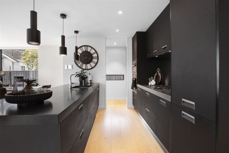 Photo of property in 18 Roa Road, Fendalton, Christchurch, 8041