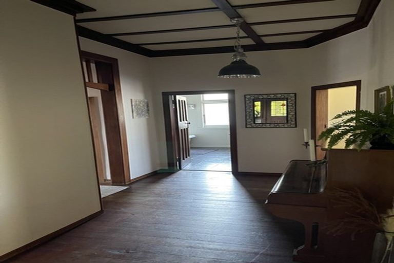 Photo of property in 1/900 Heretaunga Street East, Parkvale, Hastings, 4122