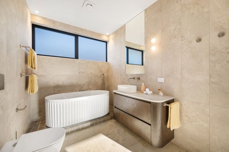 Photo of property in 1 Serpentine Street, Wanaka, 9305