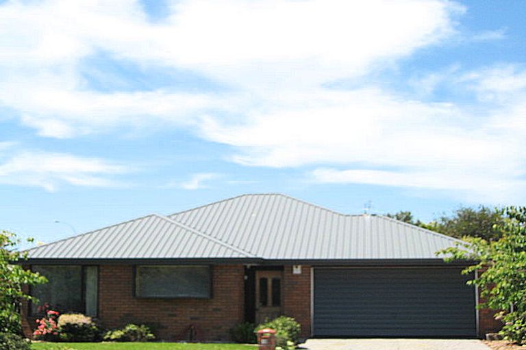 Photo of property in 1/18 Aston Drive, Waimairi Beach, Christchurch, 8083