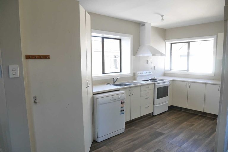 Photo of property in 63 Aorangi Road, Bryndwr, Christchurch, 8053