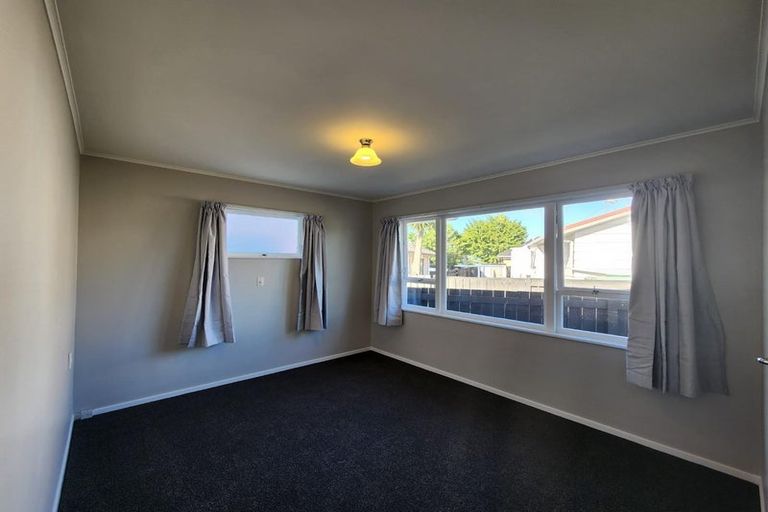 Photo of property in 11 Fernaig Street, Papakura, 2110