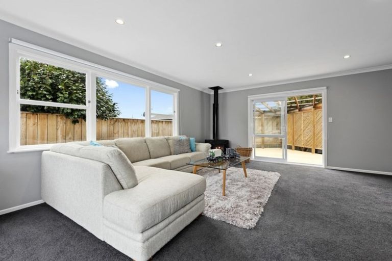 Photo of property in 42 Mountbatten Grove, Clouston Park, Upper Hutt, 5018