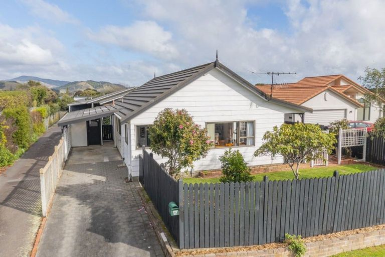 Photo of property in 23 Kanawa Street, Waikanae, 5036