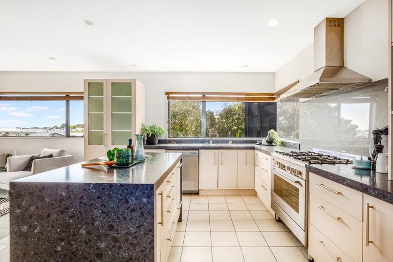 Photo of property in 54 Kakariki Grove, Waikanae, 5036